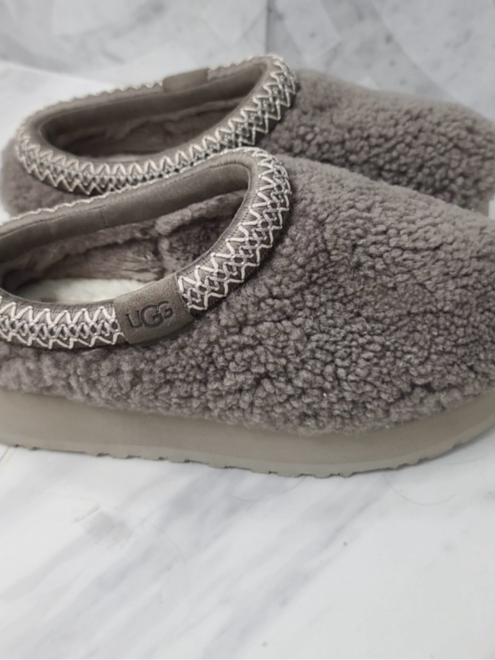 Ugg Tazz Maxy Curly Size 8